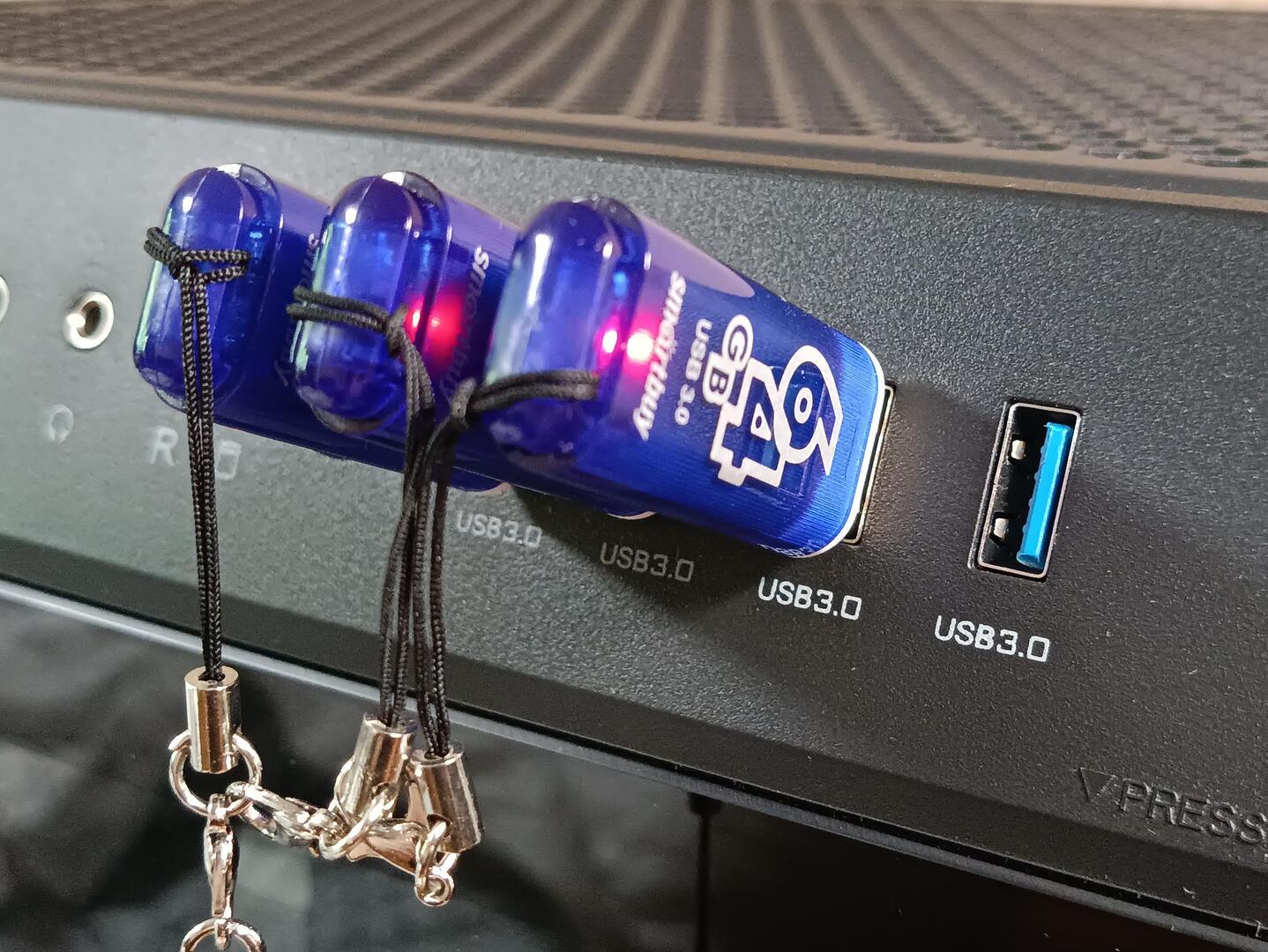 Debian записывается на USB-флешку